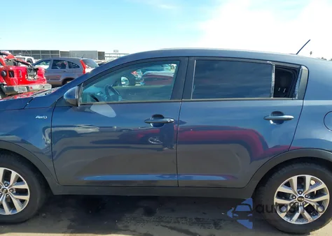2016 Kia Sportage z USA, uszkodzony, nr VIN KNGTVC8C9G7851010